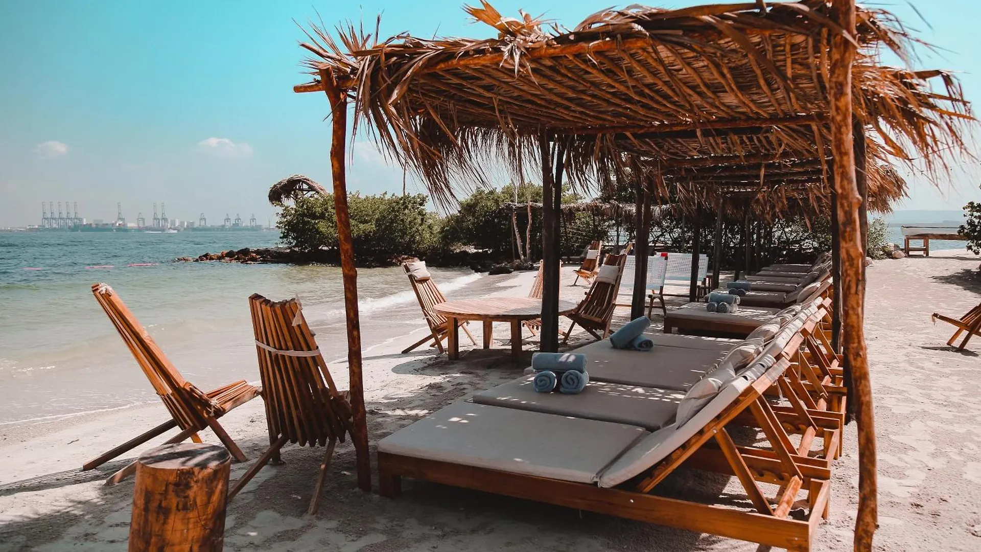 Fenix Beach Cartagena Playa de Punta Arena